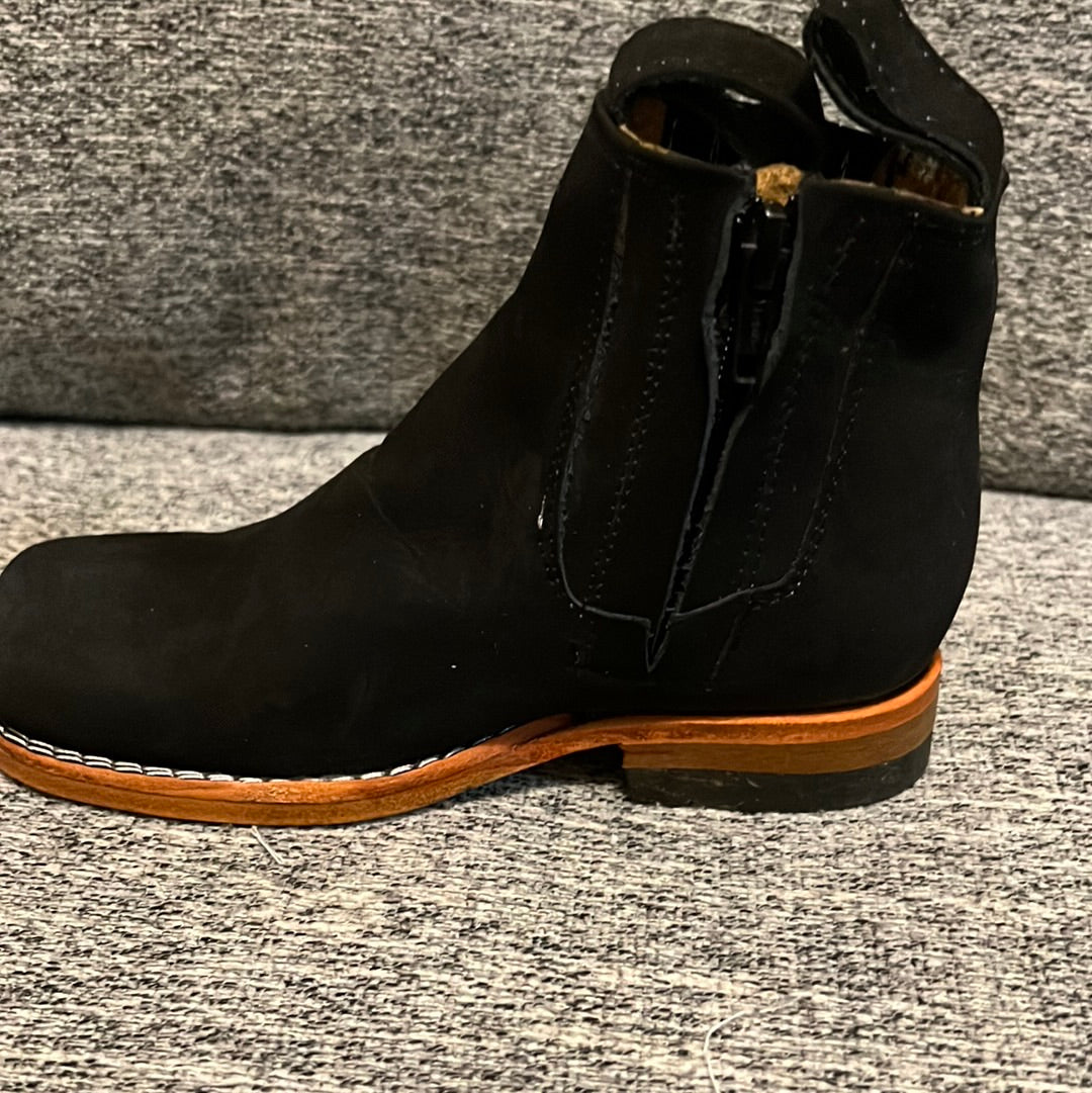 Black kid’s Ankle Boots size 11