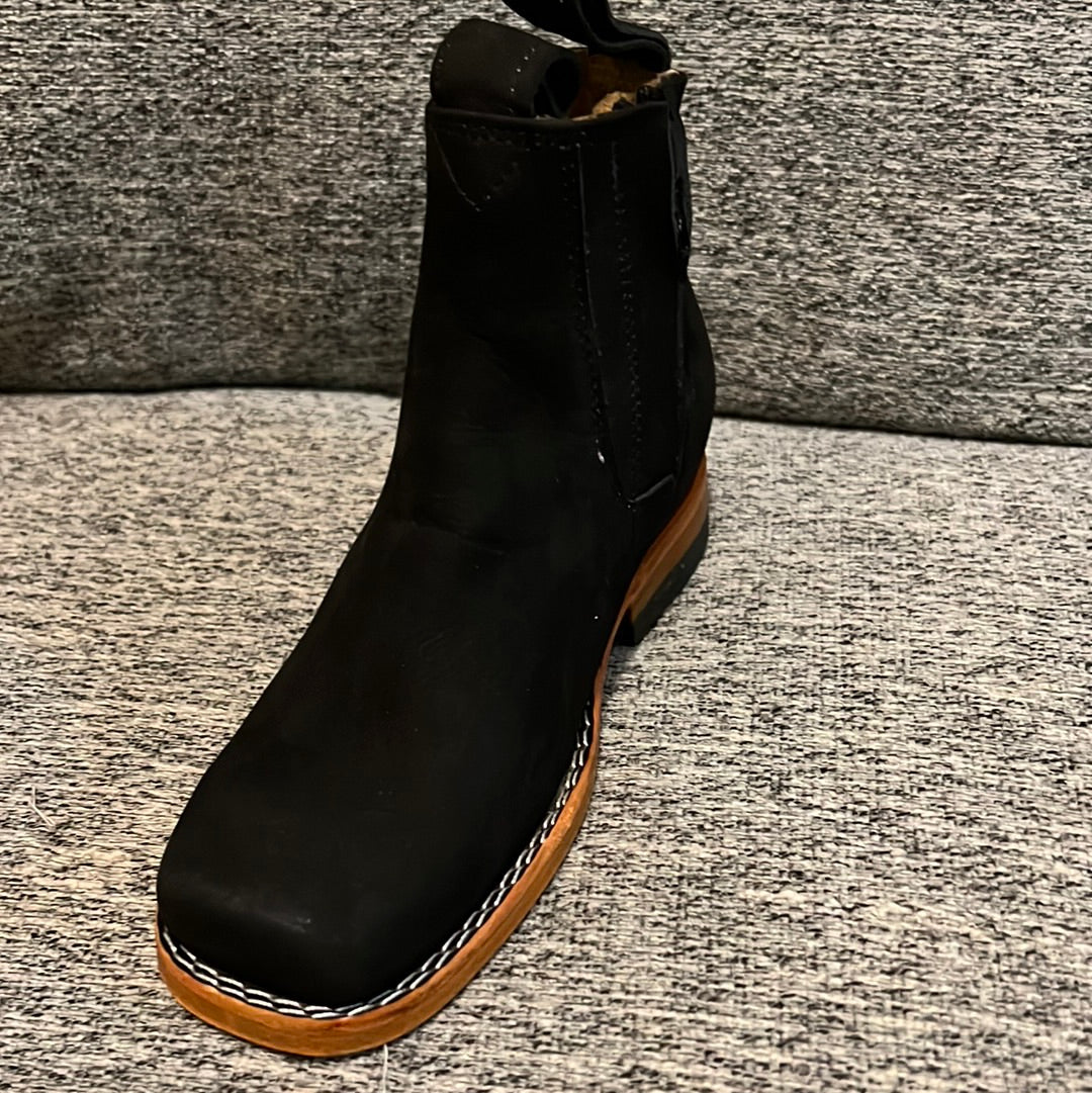 Black kid’s Ankle Boots size 11